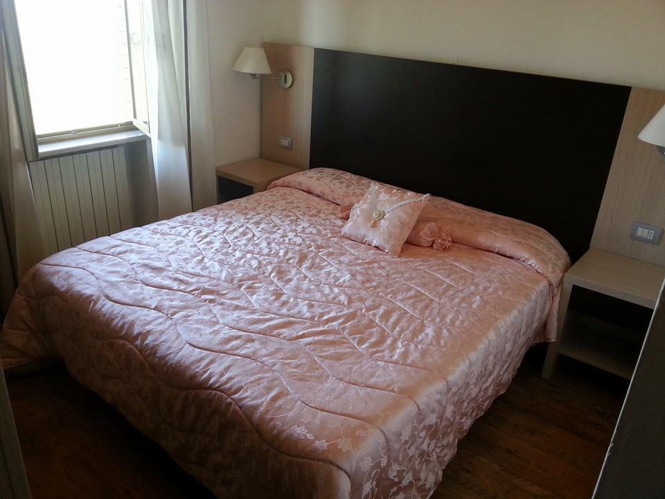 Hotel Il Garibaldi San Quirico dʼOrcia Habitación foto